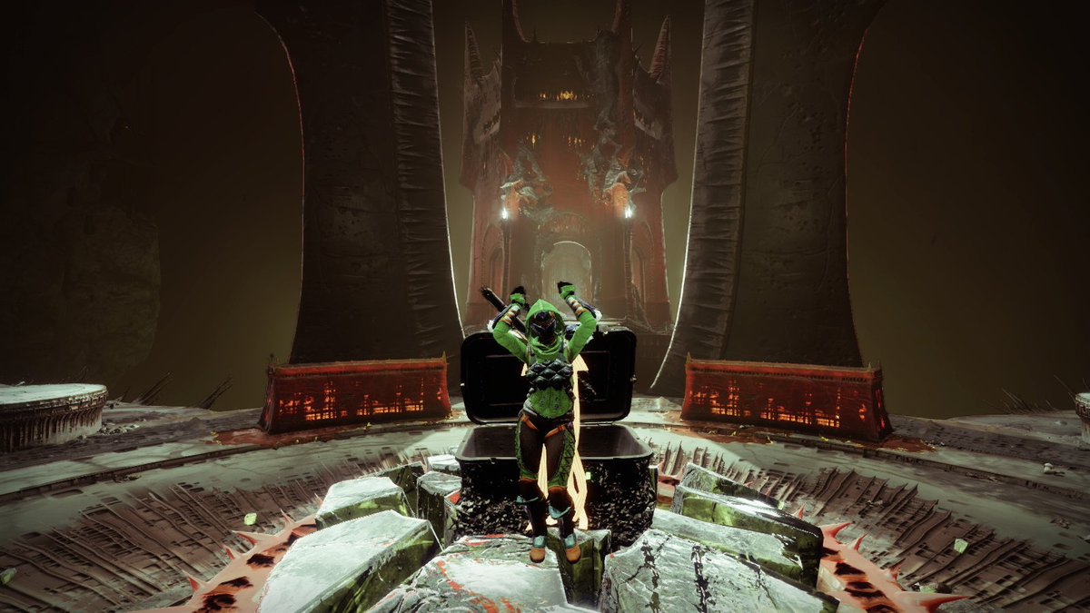 goldenfoolbee's tweet photo. I'm shaking, guys...i finally did it!! My first EVER solo flawless dungeon. 5-phase boss, look @ that health after 4😂 I'm so relieved, excited, & proud! I've put in so much work the last few weeks practicing for this. #pitofheresy #destiny2 #soloflawless https://t.co/GbehsCsVma
