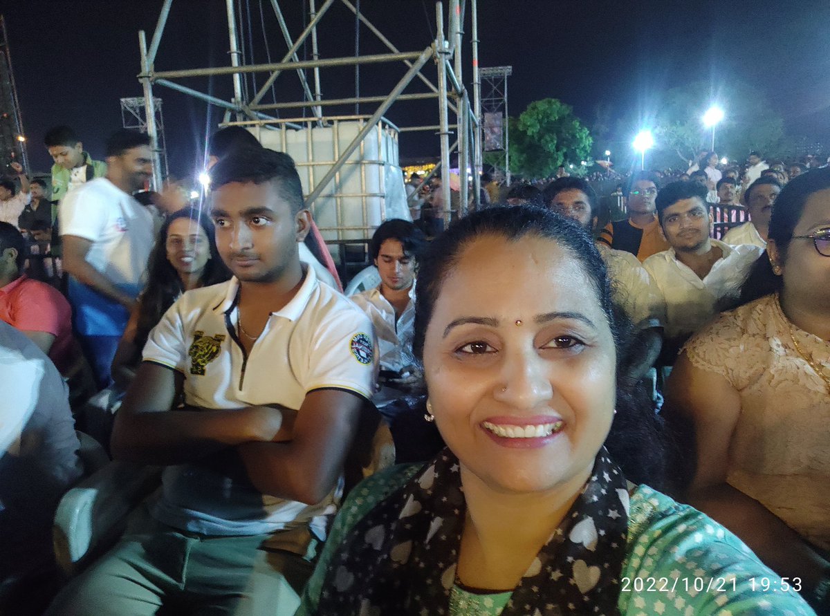 poojabendigeri3's tweet photo. #punita prava #YashBOSS #yash19‌‌ https://t.co/8vJIq4ubFh
