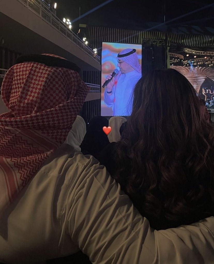 Playlist tweet media