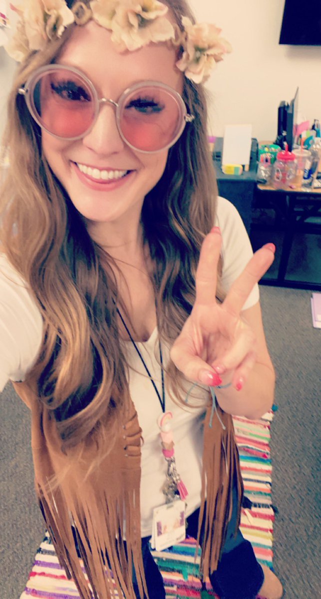 Supreme 60s to celebrate all of the great things during the 1st 9 weeks! #feelingroovy #FISDmadetoshine @nicholsfrisco