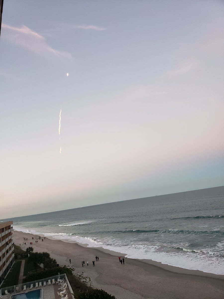 Liz_ICT's tweet photo. @BretBaier @NASA
Hey Bret,
Last night comings and goings you hailed the #Starlink launch as happening in Orlando, Fl. Here on the coast, looking out at #CapeCanaveral, FL https://t.co/GxJCqYtTbp