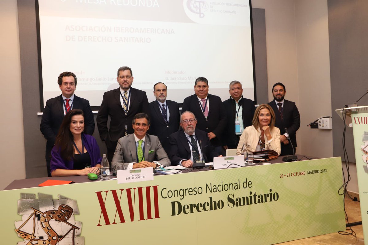 AChDS1's tweet photo. El presidente de la #AChDS, Profesor Enrique Navarro, exponiendo sobre “Dignidad humana, hay consenso en su concepción? Ámbito de aplicación en el sistema iberoamericano”, en el XXVIII Congreso Nacional de Derecho Sanitario #28DerechoSanitario @aeds_es https://t.co/BQ5mSlJBCO