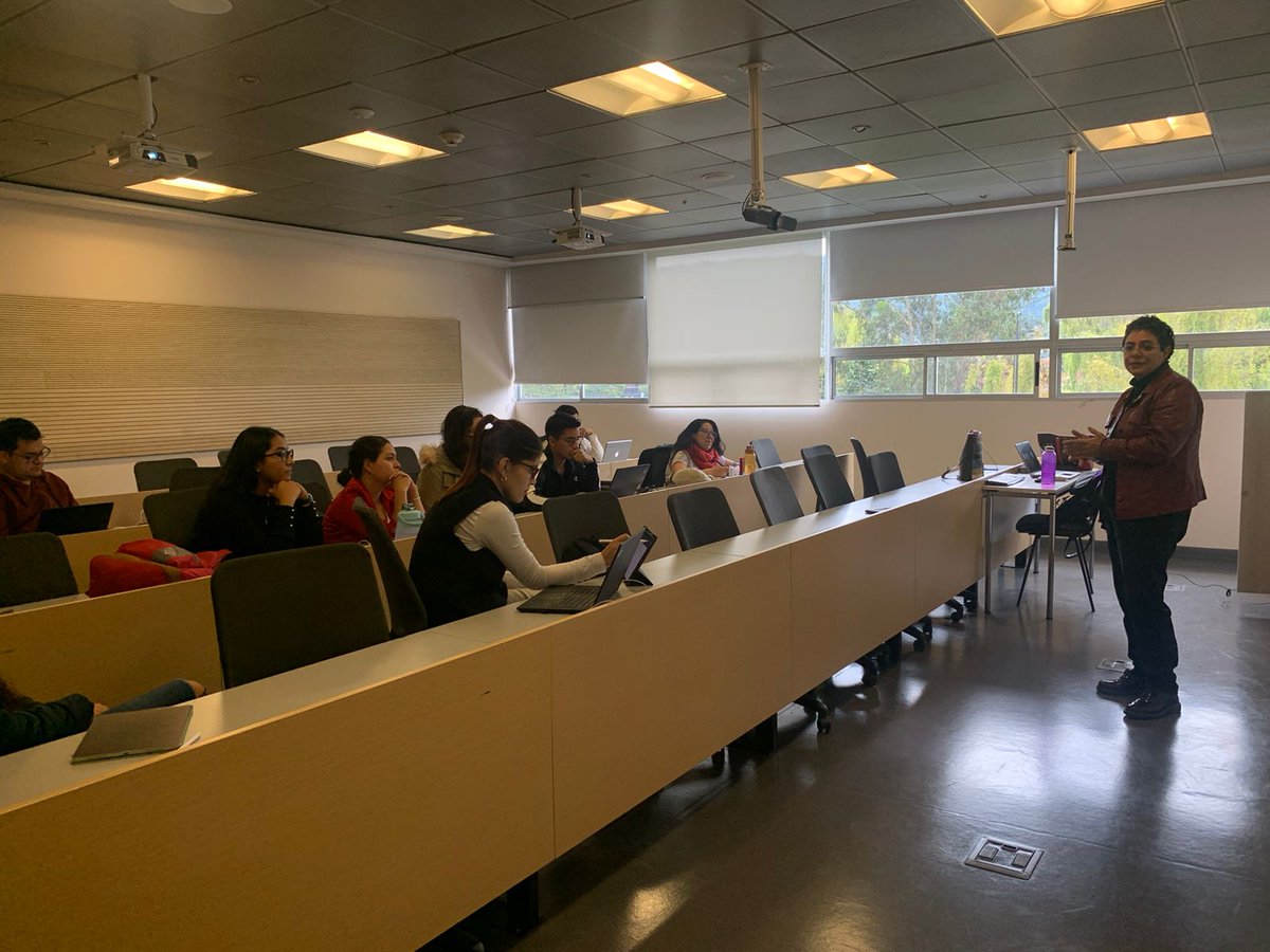 Aquí con la gente querida de la Universidad de La Sabana, hablando sobre comunicación y comunidad.