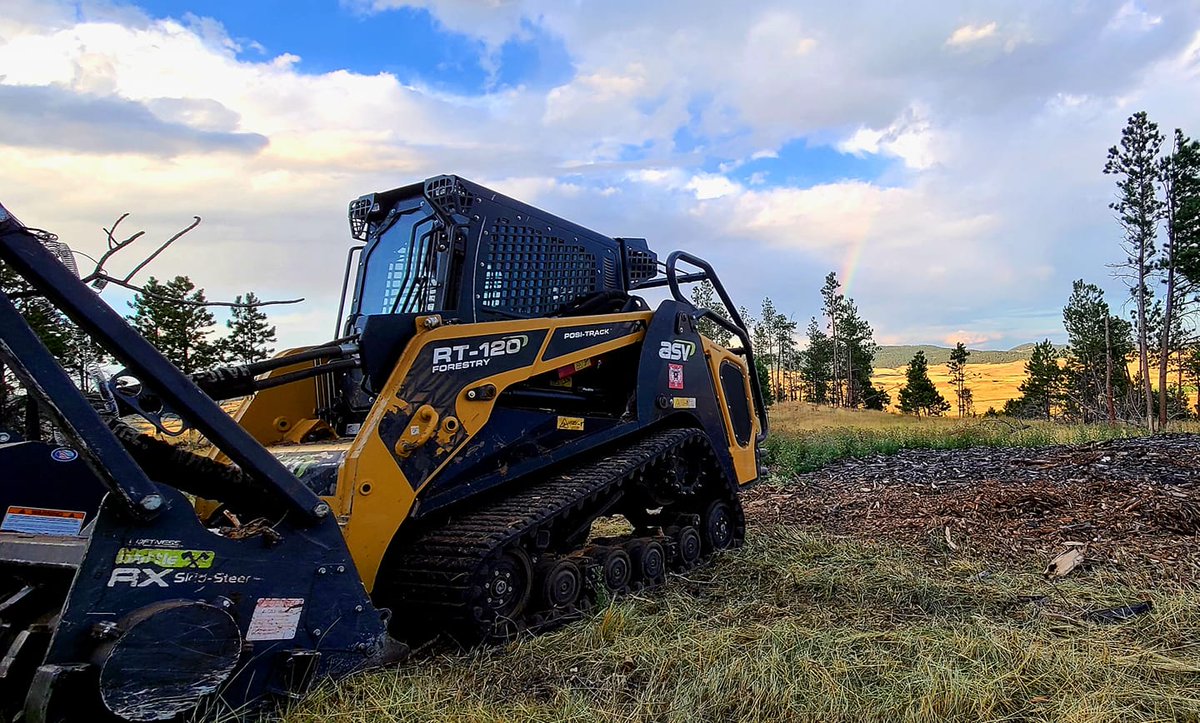LoftnessVM's tweet photo. Thanks to IMC Forestry Mulching for sharing this shot with us.📸: IMC Forestry Mulching
#loftness #forestrymulching #landmanagement #mulching https://t.co/trgoxW9aSx