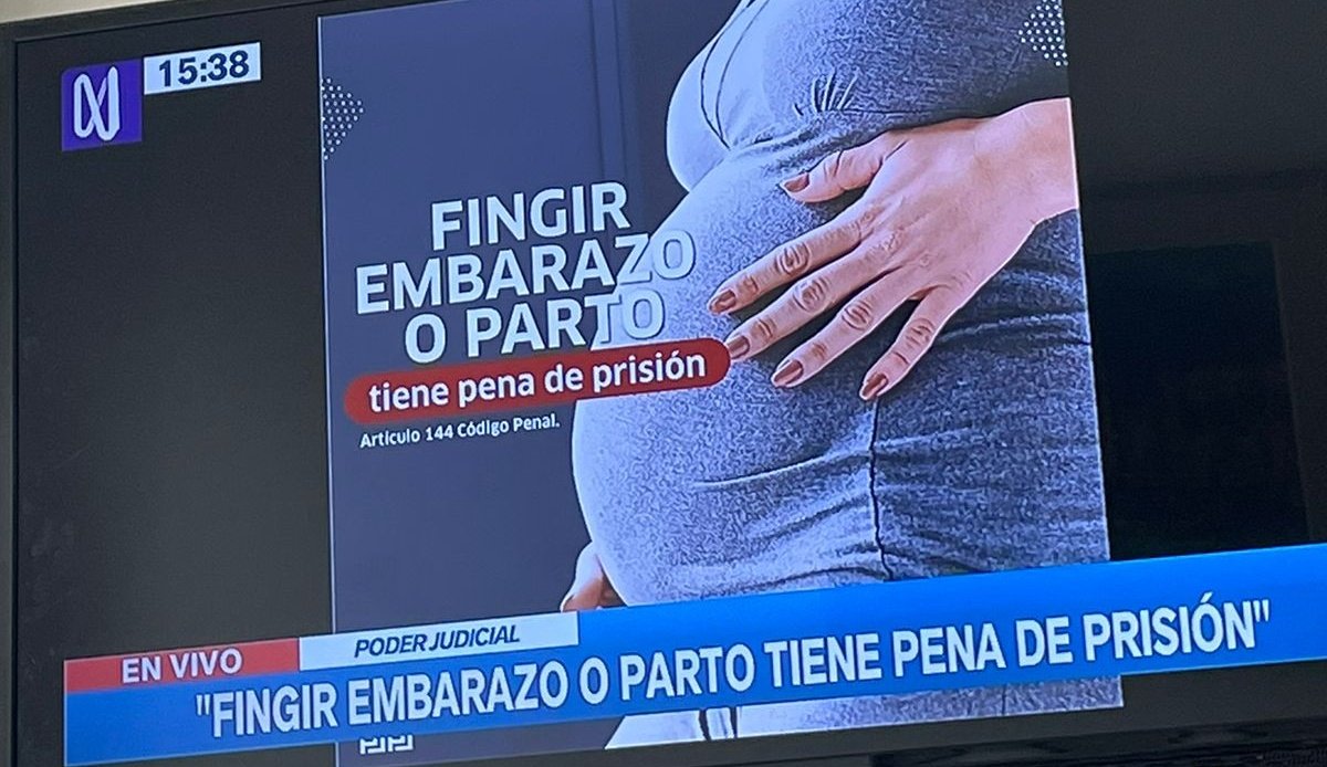 parocolectiva's tweet photo. Los medios de comunicación no cuentan con un manejo idóneo para abordar la violencia hacia mujeres, la han revíctimizado masivamente, su bebé está desaparecida, pero ahora debe probar su gestacion. @observamedios21 
#PrensaBasura
#DondeEstaMartina https://t.co/QlW1lsbI3N