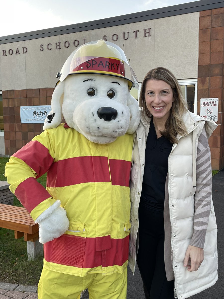 Martha End tweet media