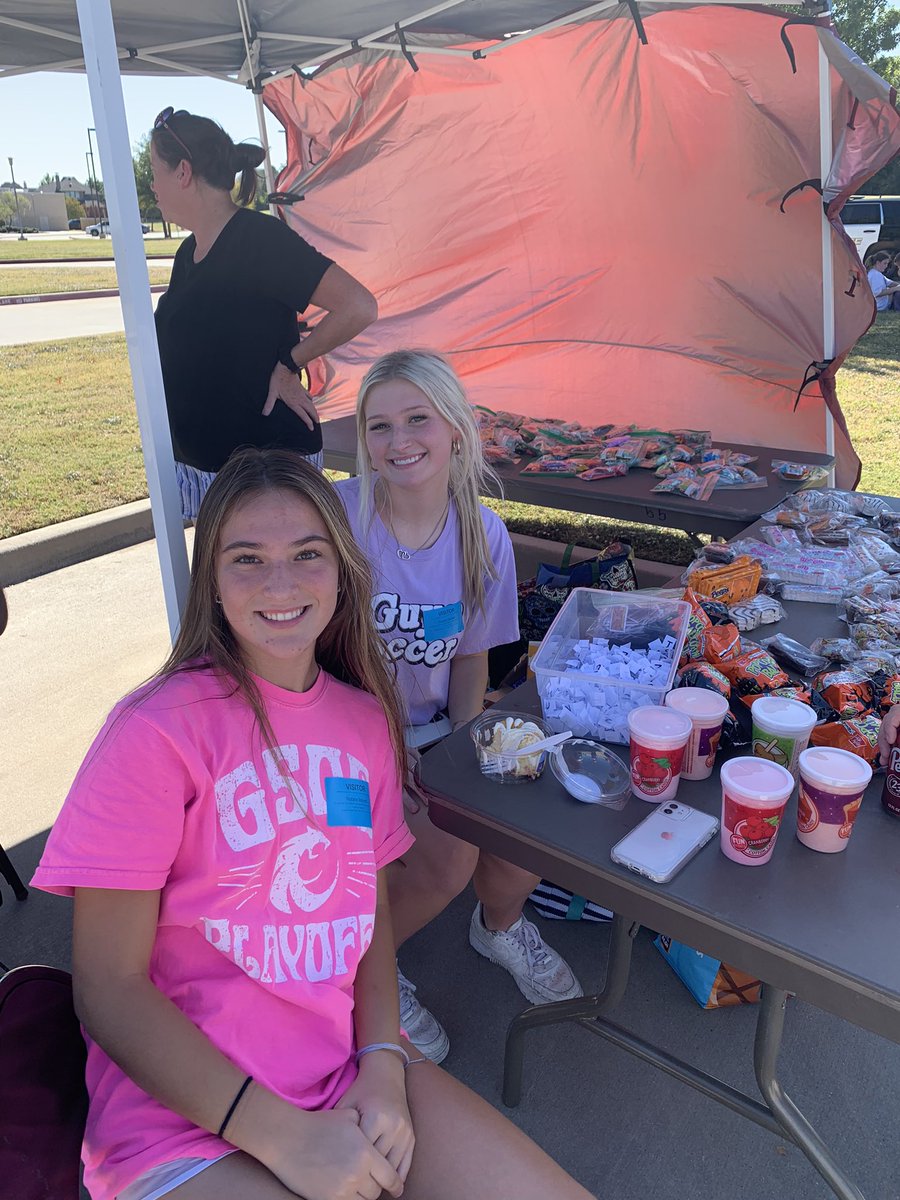 Guyer_GSoccer's tweet photo. Had so much fun helping out at @HarpoolMs Longhorn Day with @GuyerVolleyball!!
There’s no place better than the #GuyerZone https://t.co/WObmaQXAQ2