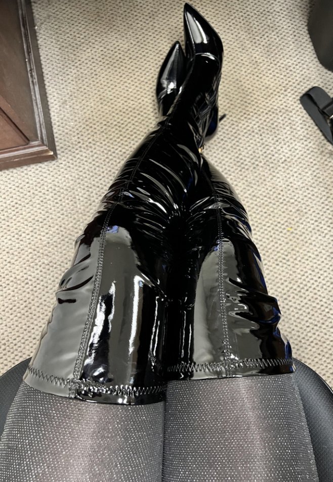 MistressNylons's tweet photo. stylish shiny bodysuit and shiny thigh high boots for this sissy slut #sissysunny #kkstyle #sissytraining https://t.co/yB71lFUikD