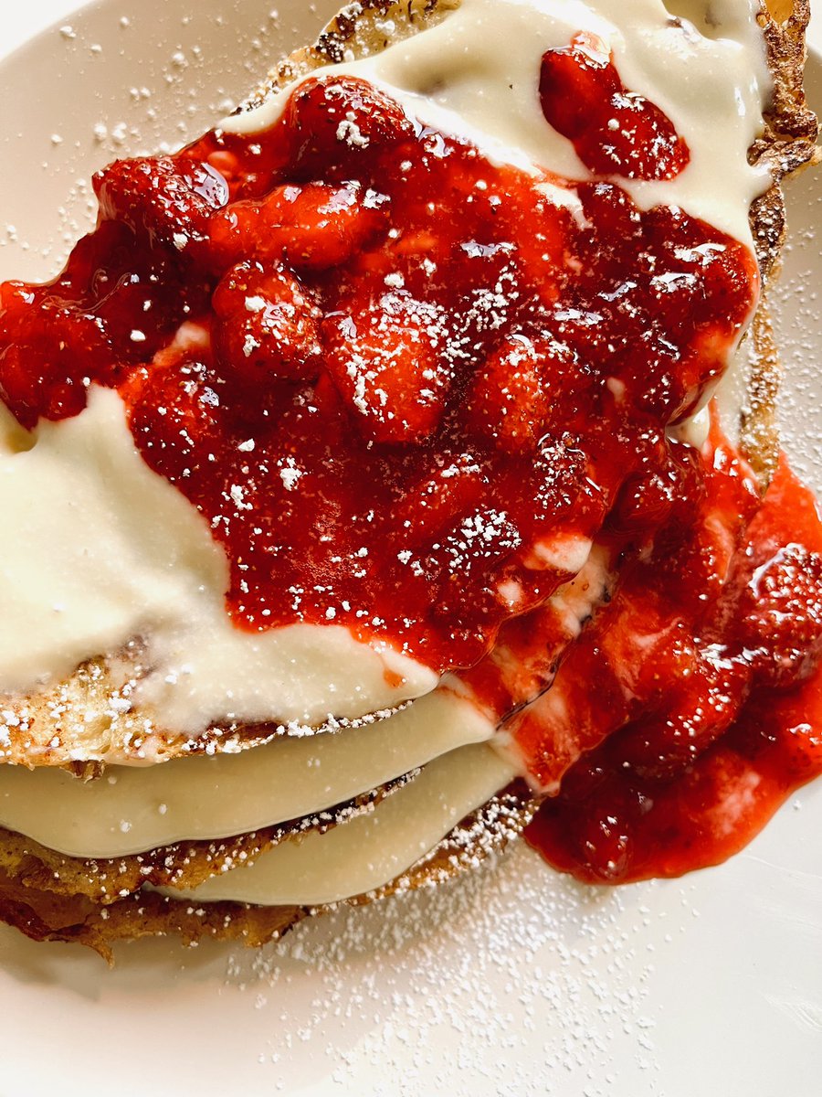 shefhtaj's tweet photo. Recipe is now up on https://t.co/6CVYD9Y2Uh 🍰🍞✨👀 

#foodporn #foodblogger #foodie #cheesecake #frenchtoast #chef https://t.co/r0NPAimDRM