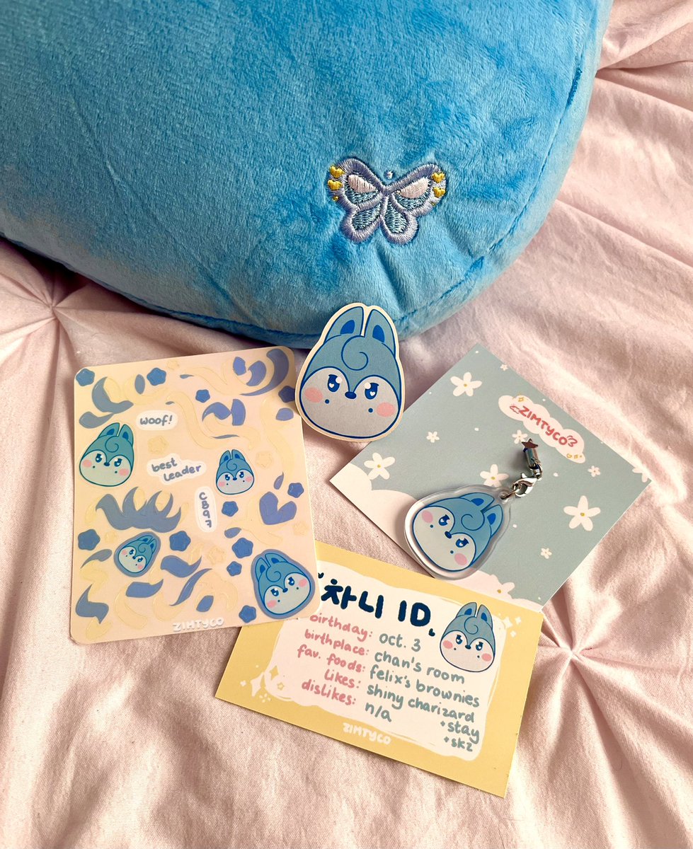 mermeido's tweet photo. I WUV HIM!!! my wolfchan pillow from @zimtyco arrived today and he is so cute 🥹 the extras are precious too💖 thank you sm!!! #zimtythings https://t.co/Hhxzf9aa0h