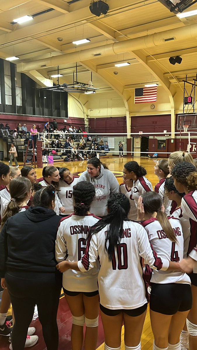 Girls Varsity Volleyball win their second set and go up 2-0 vs Saunders 🏐@OssiningVolley1 #Opride