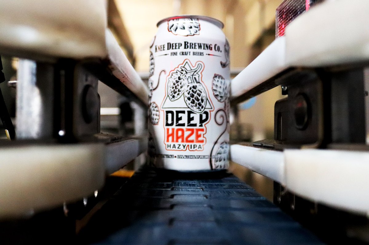 KneeDeepBrewing's tweet photo. POV: The assembly line you actually want to work on. 🍺 #FamilyOwned #craftbrews #HappyFriday #TeamHaze https://t.co/1GNY1OcVIf