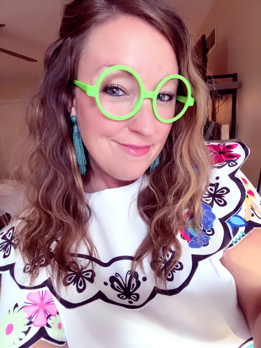 Mrs. Hart tweet media