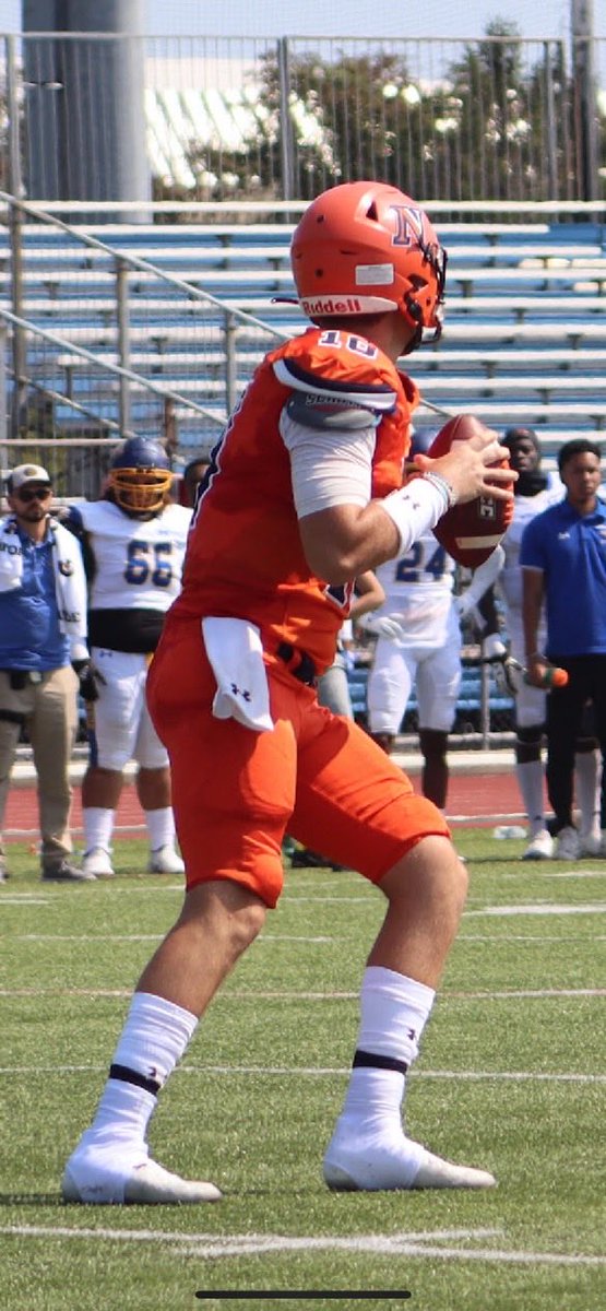 LemmingReport's tweet image. The top Juco QB at this time is Luke Sprague 6'5" 225 Nassau CC. Blessed with a strong and accurate arm he can throw the deep out with authority. Can also run himself out of trouble. leads the Juco ranks with 1381 yards in 5 games. passer rating 153.⁦@lukesprague10⁩ 3.8 gpa