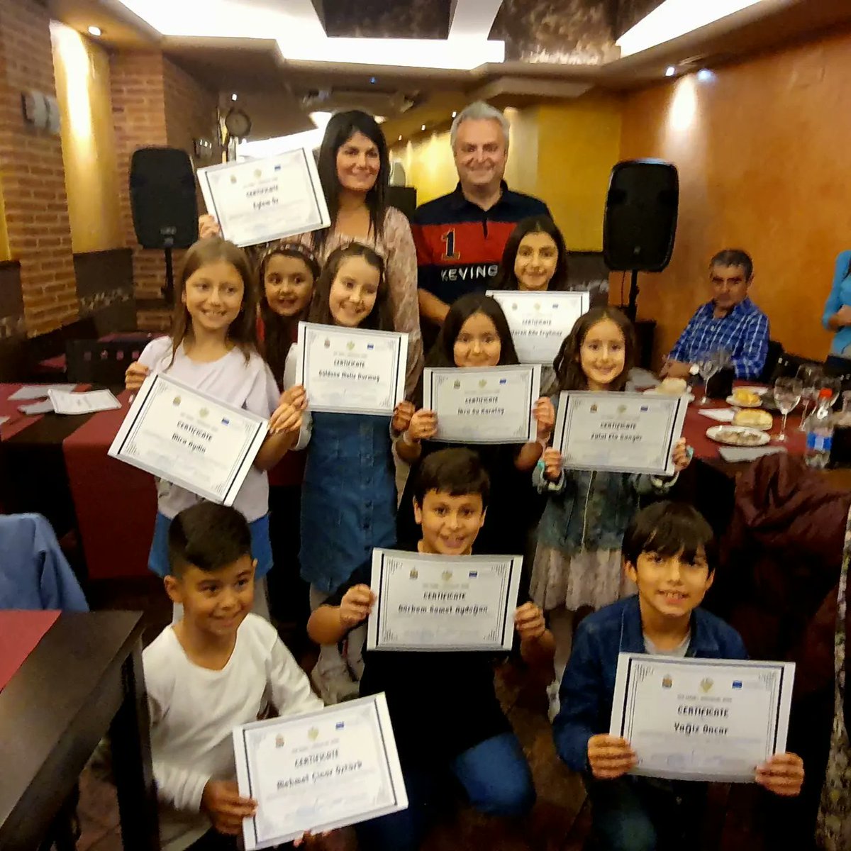 TurkeyPlus's tweet photo. 🇹🇷🇪🇸İspanya öğrenci hareketliliğimizde minik eğitim elçilerimiz sertifikalarını ev sahibi ortağımız olan @COLEGIOPEDROI okul müdürü ve proje koordinatöründen aldılar.
@tcmeb 
@ABBaskanligi @ulusalajans
@EskisehirMem
@odunpazarimem @1Havaikmal
@one_climate
@ErasmusWater https://t.co/WhynghoFCQ