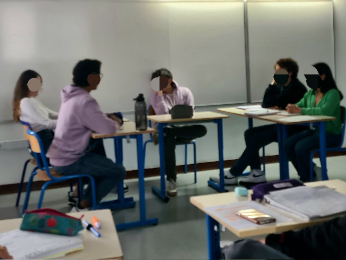 dieynabel's tweet photo. Un débat intense en cours d'anglais spé AMC en Term.
"Should freedom of speech be limited?"

"A good leader can engage in a debate frankly and thoroughly, knowing that at the end he and the other side must be closer, and thus emerge stronger."
Nelson Mandela
@LFBogota #colombia https://t.co/FvJSwZKePG