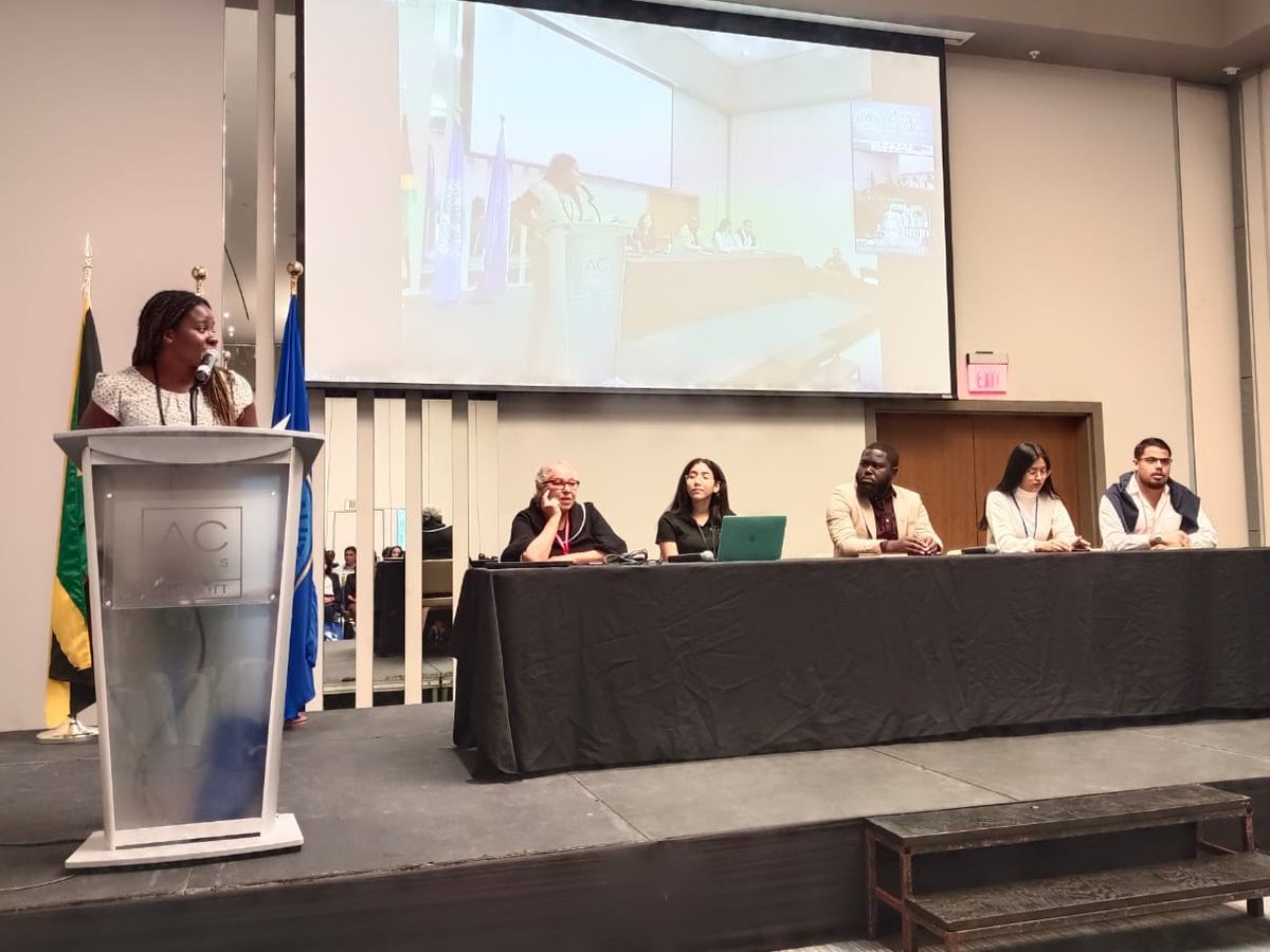 ippf_acro's tweet photo. Nuestro primer panel en la @Ccayh2, "Salud Sexual y Reproductiva y la Educación integral Para la Sexualidad de Jóvenes" 🎙🇯🇲
Nos acompañan Daniel Natera de #FPATT y Vivian Santillan de @INPPARES, quien nos contó sobre los Centros Juvenil Futuro y sus funciones 👩🏫👩👨 https://t.co/pLRefEzM0W