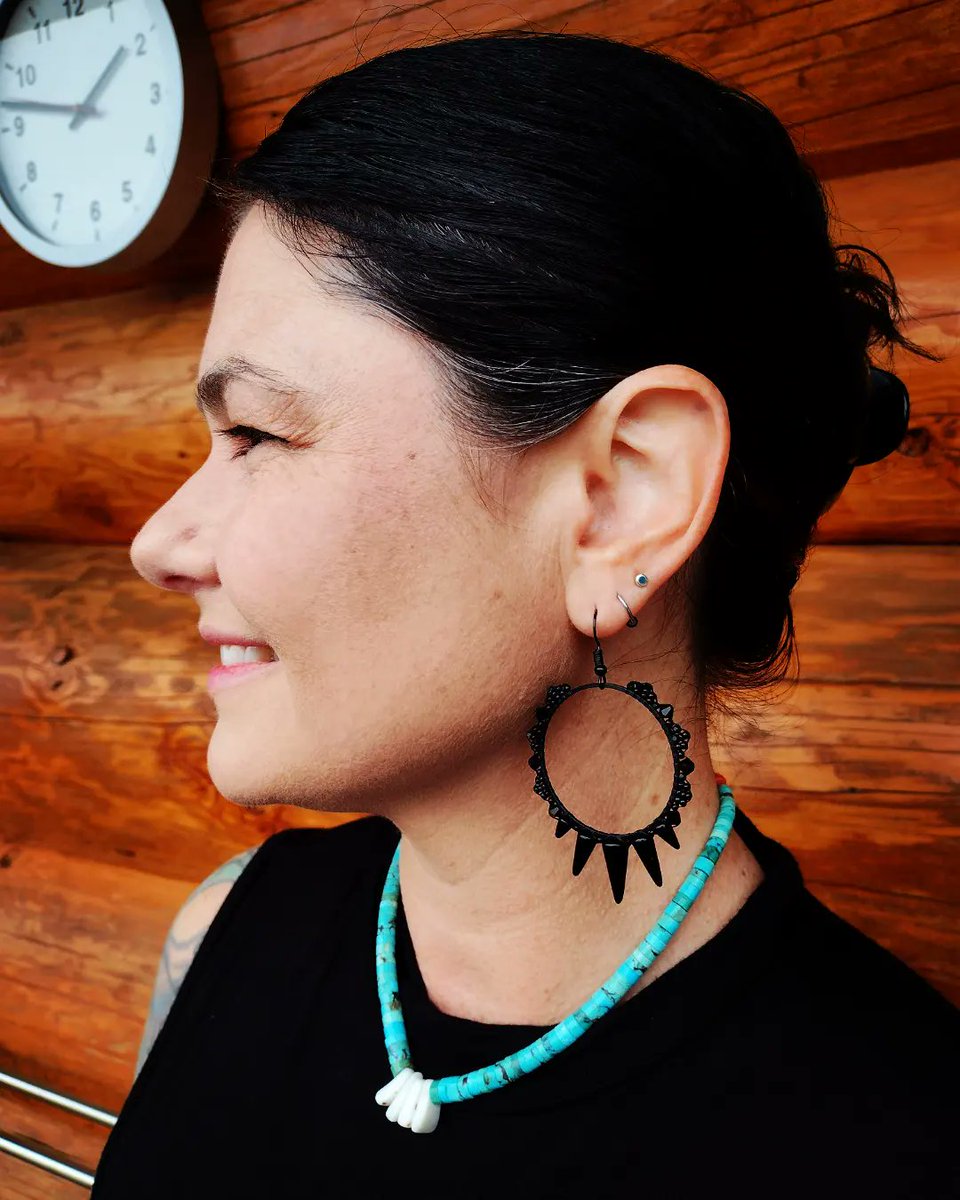 RadRachelLove's tweet photo. Unboxing of my new favorite earrings by @TheCreativeNavajo on Instagram!!! The packaging was adorable!!

Love love love these amazing beaded spikey hoops for Halloween!! 🖤🖤🖤
#TheCreativeNavajo https://t.co/usuQCbvyZO