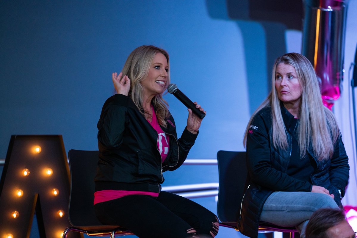 That's a wrap here <a href="/TMobile/">T-Mobile</a> CEC town hall in Richmond, VA 📸