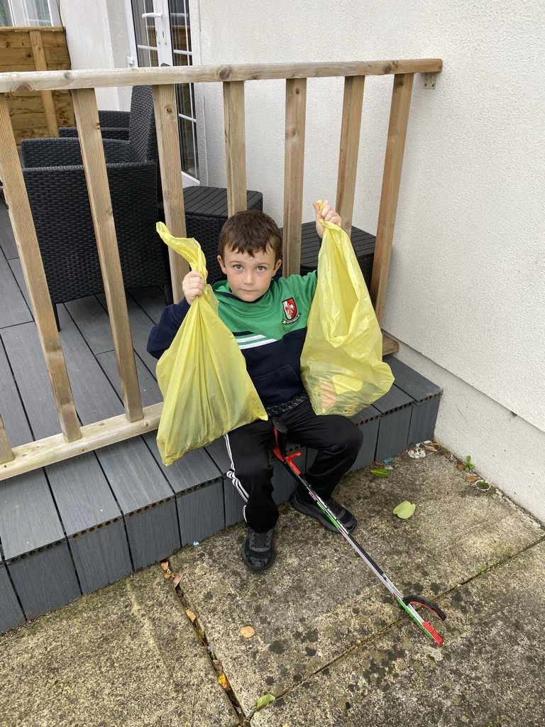 BurkeClass's tweet photo. Some more boys and girls out helping to clean up their local areas! @pickerpalsworld @TTNewbridge @KildareCoCo @patrick_schools https://t.co/4sB940rudb