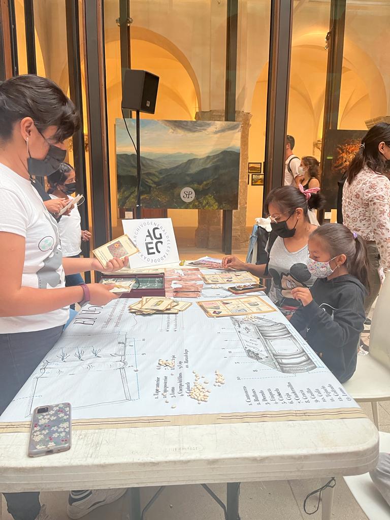 AGEO_GobOax's tweet photo. ¡Llegó el día! Ya estamos en la "6ta Noche de Bibliotecas", organizada por la #RUIO en el marco del "Día del Bibliotecario Oaxaqueño". ¡Les esperamos! https://t.co/aSOcLZGX7g