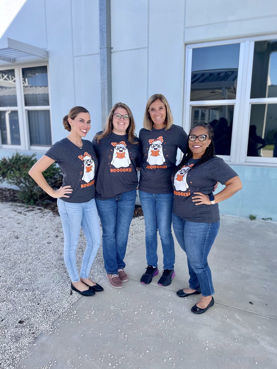 It’s booooooook season. #RAYSthebar #reddickrays <a href="/HCPSReddickES/">@HCPSReddickES</a> 

Thanks for our shirts Kimberly Oppermann, we love them.