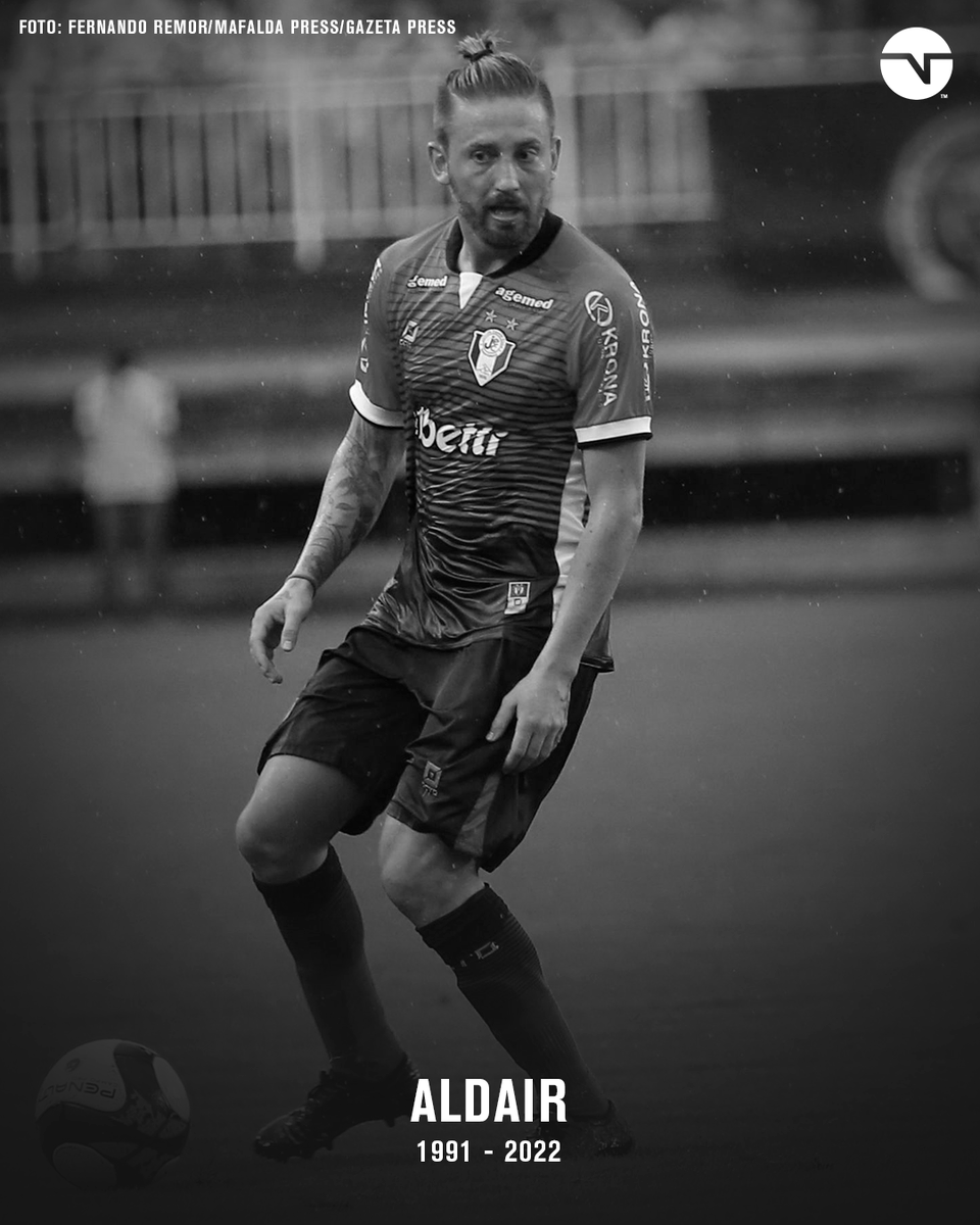 TNTSportsBR's tweet photo. LUTO! O jogador Aldair faleceu aos 30 anos em decorrência de complicações causadas por um câncer de pele. Desejamos força aos amigos, fãs e familiares. https://t.co/PUbFnROTAZ