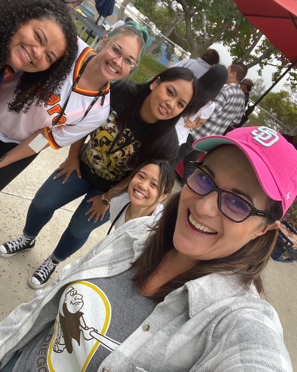 Biocept's tweet photo. #FlashbackFriday to our Biocept luncheon with @Duffsdoggz to celebrate the @Padres advancing in the playoffs! Let’s go Padres! https://t.co/61CcAxyRXg