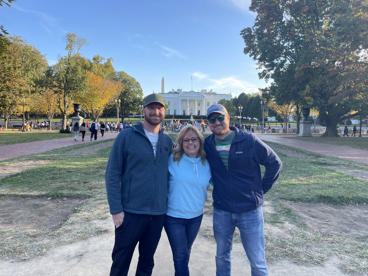 wilch_beth's tweet photo. We are excited to be back in OHIO!! Your Bus 4 chaperones really enjoyed all of the fantastic kiddos on our bus! Thank you for entrusting them to us! ❤️ https://t.co/Ihwe5xxrCP