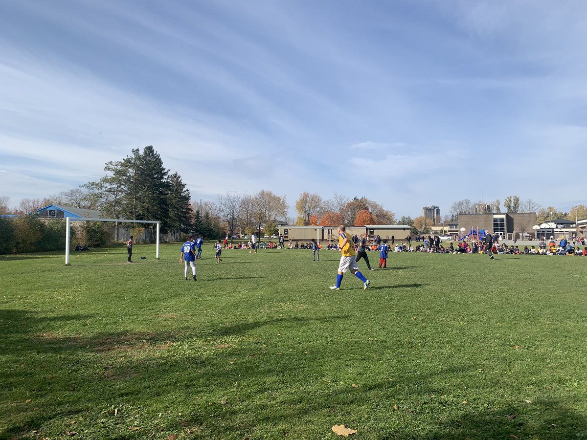 A beautiful day for a little Staff vs. Students soccer match @CarletonHeights !!! The kids played their hearts out, but to their dismay, the teachers came out victorious in the end 😅 What a fun way to encourage good sportsmanship and celebrate our amazing school community!