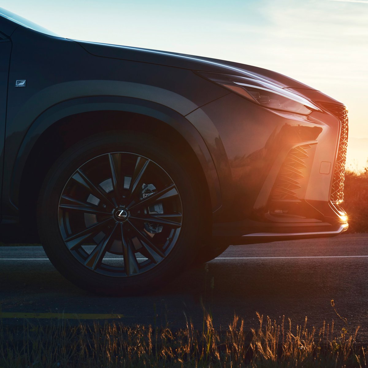 LexusFreehold's tweet photo. Drive into the sunset in comfort suited to you.
#LexusNX https://t.co/Z69N0tnlRm