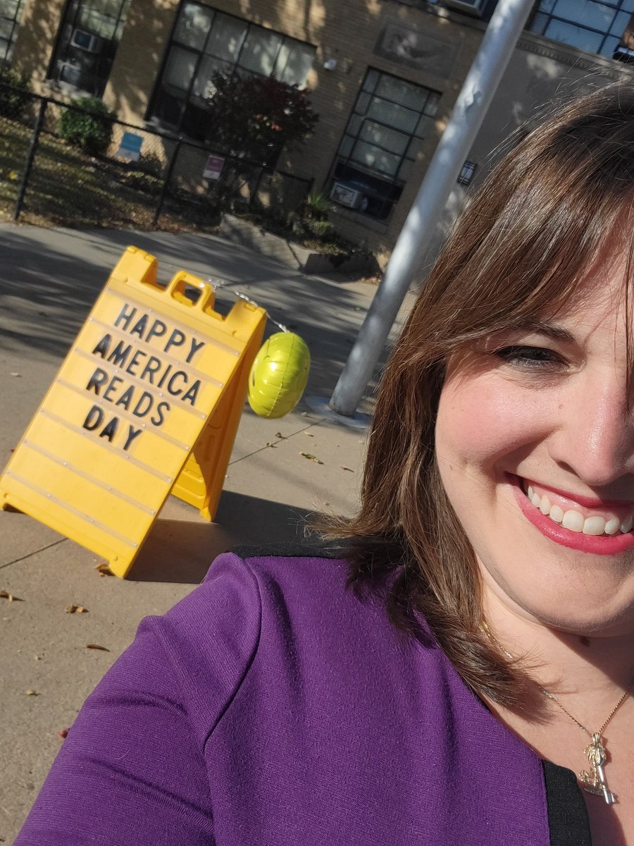 KopelmanWX's tweet photo. Spent part of my morning reading to 2nd graders at Kenwood Leadership Academy for #AmericaReads. I need to get the pictures from the teacher 😆🙃 https://t.co/5MoqLljOb0