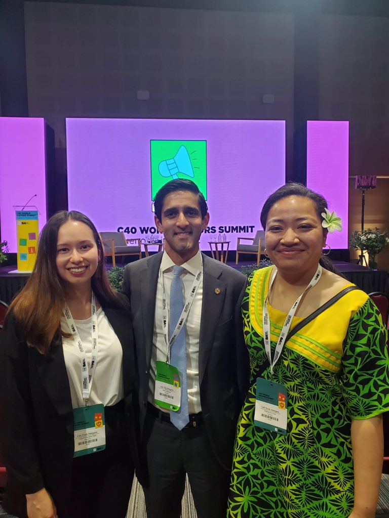 chicagosamir's tweet photo. We were hosted by some amazing students focused on climate issues from Auckland - a city now directly connected to #Chicago via @fly2ohare and @FlyAirNZ (which has started using sustainable biofuel) https://t.co/UVa8UNDOTh