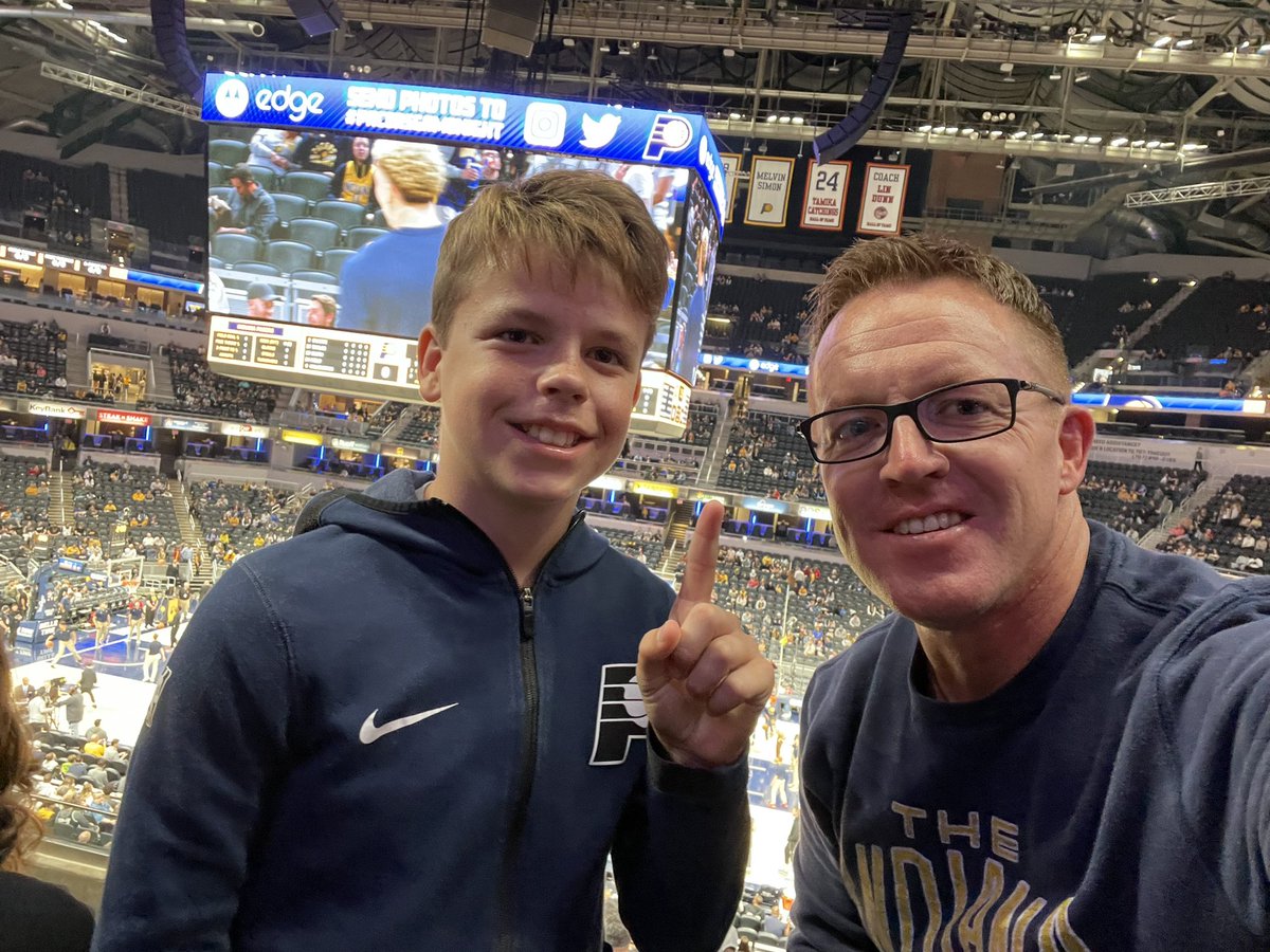 #PacersGameNight  #HoosierBasketball <a href="/Pacers/">Indiana Pacers</a>