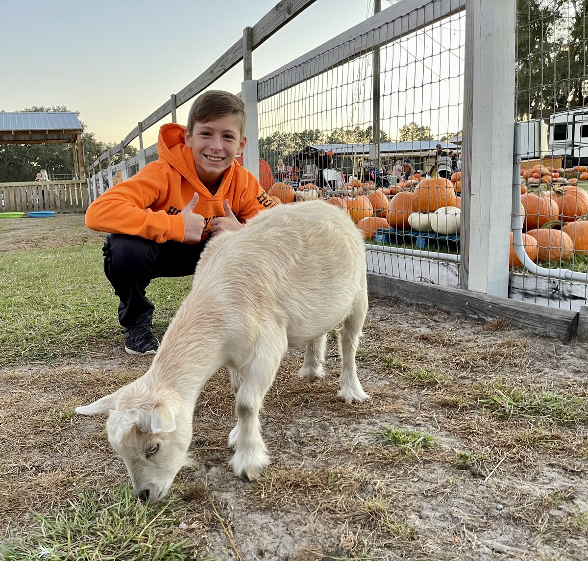 SoccerNutDad's tweet photo. Quick trip to the pumpkin patch with my family, before we hit the road in the morning for Boca Raton.
#Pumpkin. #Halloween #Rangers #RoadTrip #LetsGo2 #Raprager https://t.co/6CsoIO4mnu