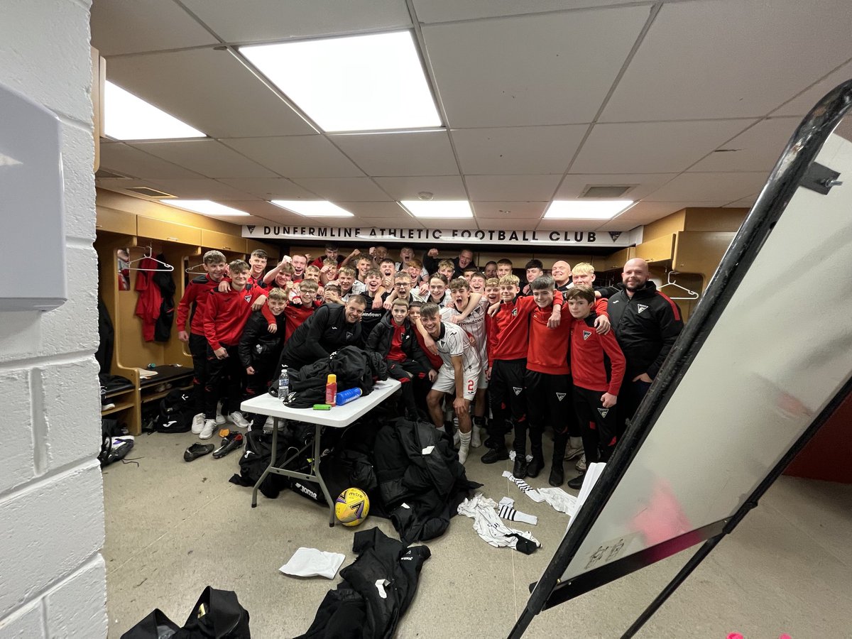 Great to see our 14s &amp; 16s enjoying the 5-1 win tonight with our 18s - well done to everyone ⚽️⚽️⚽️⚽️⚽️ 🔥🏁