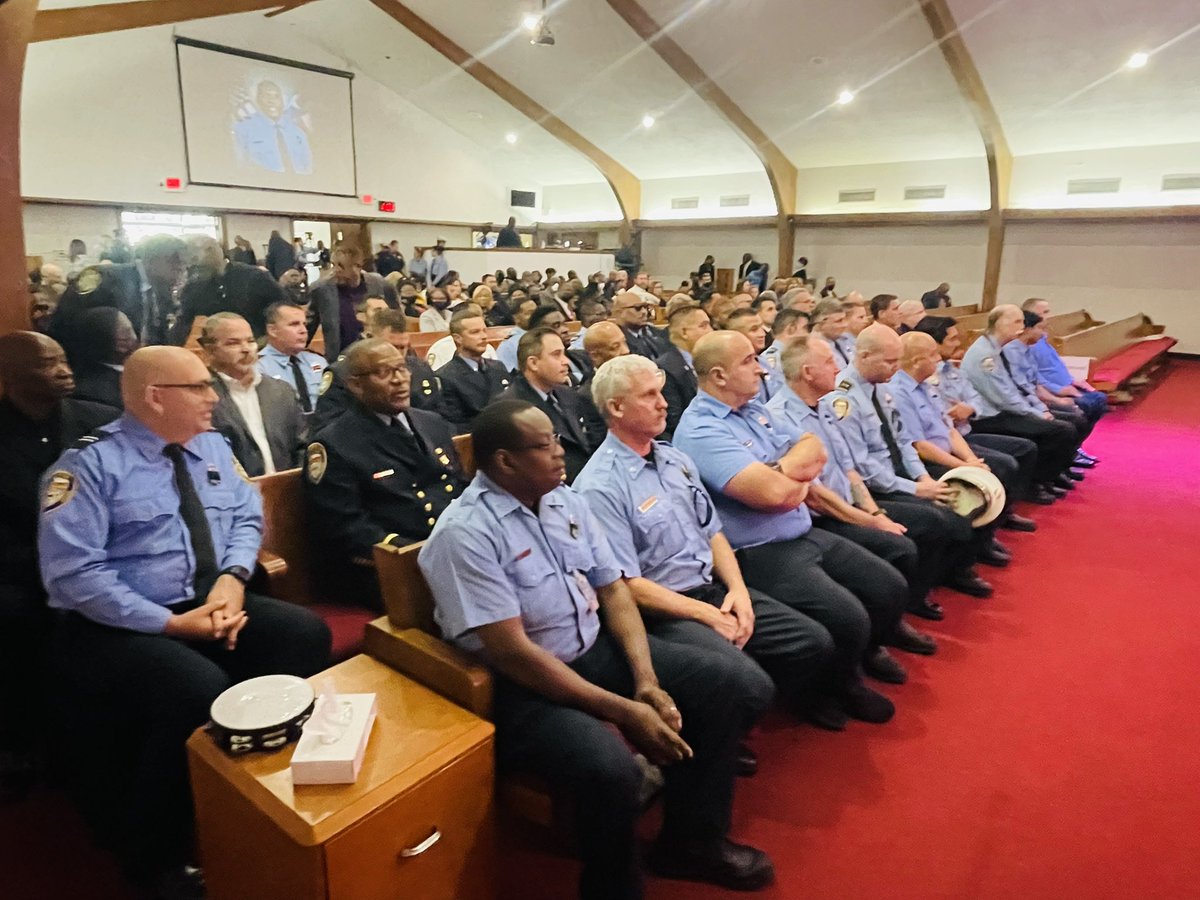 HoustonFire's tweet photo. As firefighters, we all stand together. In your absence @HoustonFire acknowledges and appreciate your service to your community, friends and family. Our sincerest condolences are with the Logan family at this time. Thank you FF Logan for your service. @FireChiefofHFD https://t.co/Ukc5H8kJfS
