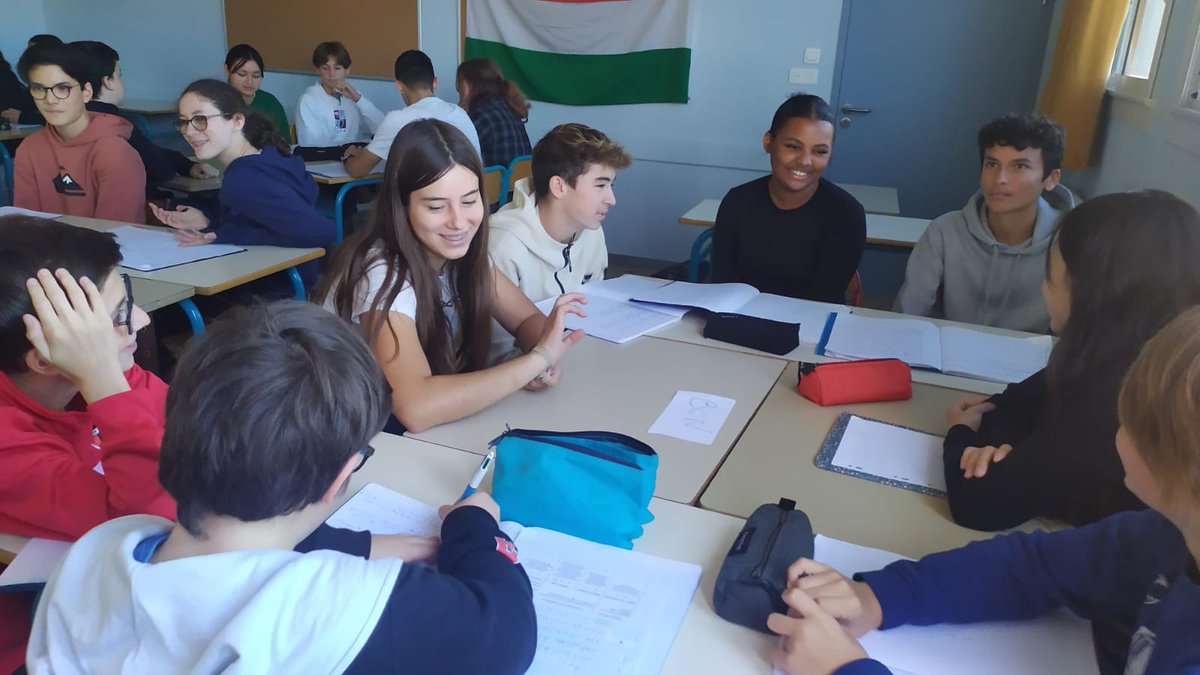 InstitutGoya's tweet photo. Dia de comiat, 3ESO, Nantes. Han pogut experimentar la vida escolar al College Saint Paul, assistint a diverses classes.
Us esperem ben aviat a Barcelona nous amis Erasmus ❤️🇫🇷 #epluscatedu #erasmus #nantes #mercibeaucoup @notredamesaintpaul @sepiegob @escoles_hg @consorciedubcn https://t.co/JsIQwuvhti