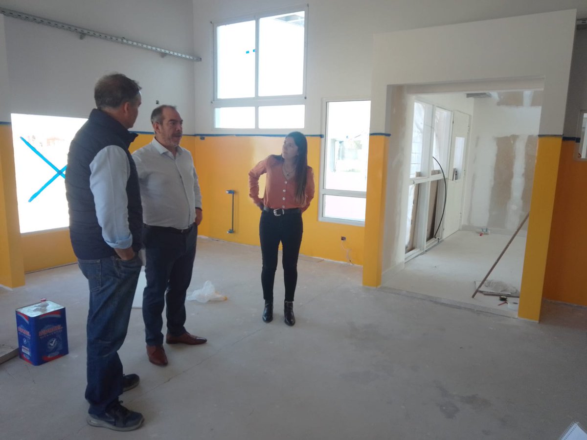 #ComodoroRivadavia | El ministro de Educación de la provincia, José María Grazzini, visitó la ciudad de Comodoro donde recorrió las obras de construcción del nuevo Jardín de Infantes que el Ministerio está construyendo en el KM 14.