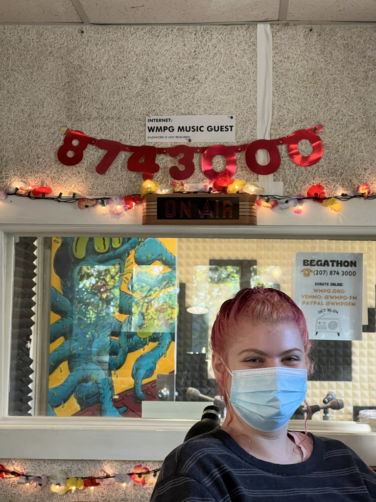 CTD3's tweet photo. Thank you to all who stepped up and donated to the #WMPGFM Fall #Begathon, here @ the #UniversityOfSouthernMaine on Day four it runs til Monday night, you can donate on Venmo= @WMPG-FM or head to https://t.co/Z1ZHoAXsNB https://t.co/D8Jqkh3lki