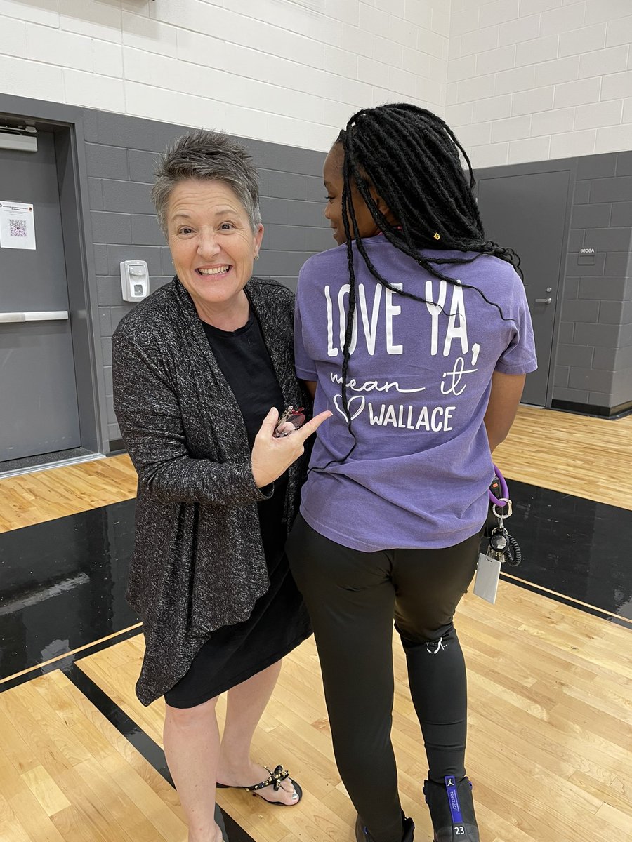 Danielle Wallace tweet media