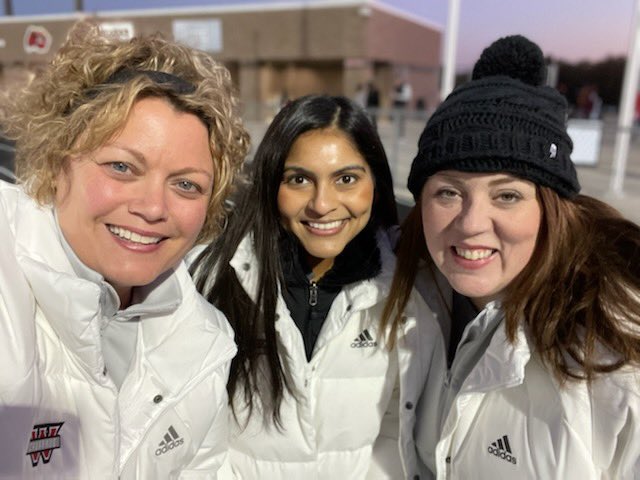 It’s time for some Friday night football 🏈 Let’s go West‼️ <a href="/esnyder21/">Liz Snyder</a> <a href="/BrayleyJennifer/">Jennifer Brayley</a> <a href="/CabarrusWest/">West Cabarrus High School Wolverines</a> <a href="/CabCoSchools/">Cabarrus Co. Schools</a> #LetsGoFlying #seniornight