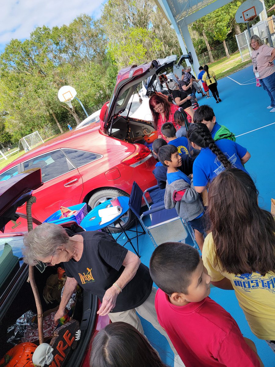 MrsHuber(Singewald) tweet media