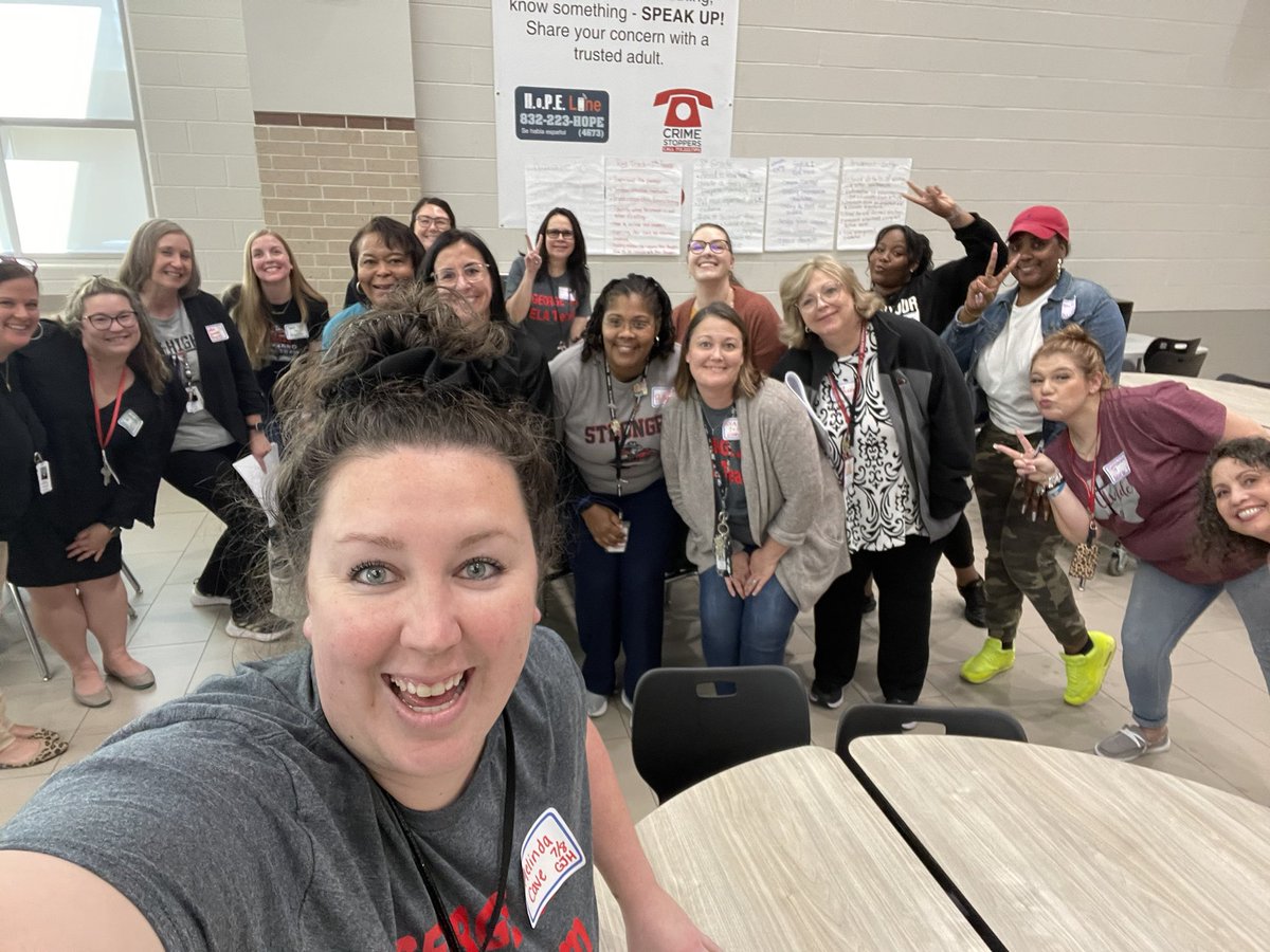 Red track vertical alignment in full effect! Loved being able to spend some time collaborating with our friends from <a href="/Terry_Rangers/">Terry High School - Lamar CISD</a> <a href="/LCISDNavarro/">LCISD Navarro Middle School</a> <a href="/lcisd_specials/">Special Sites Success</a> #RangerPride ❤️🖤