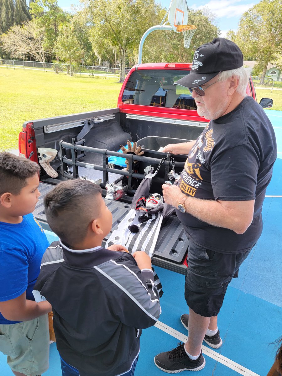 MrsHuber(Singewald) tweet media