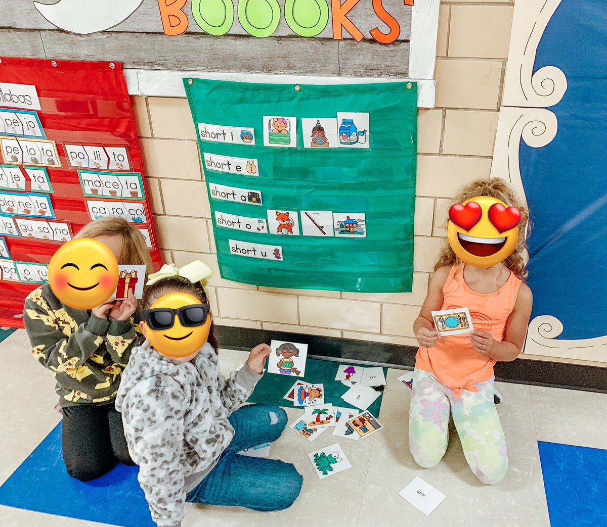 MrsMannyPardo's tweet photo. Loved seeing Ms. Rotenberry’s kindergarteners sorting short vowels during RR break! #hallwaylearning
•
#RISDLitandInt #risdbelieves #RISD_Soar @RISDLitandInt @gheeagles https://t.co/SNnvO3oUoo