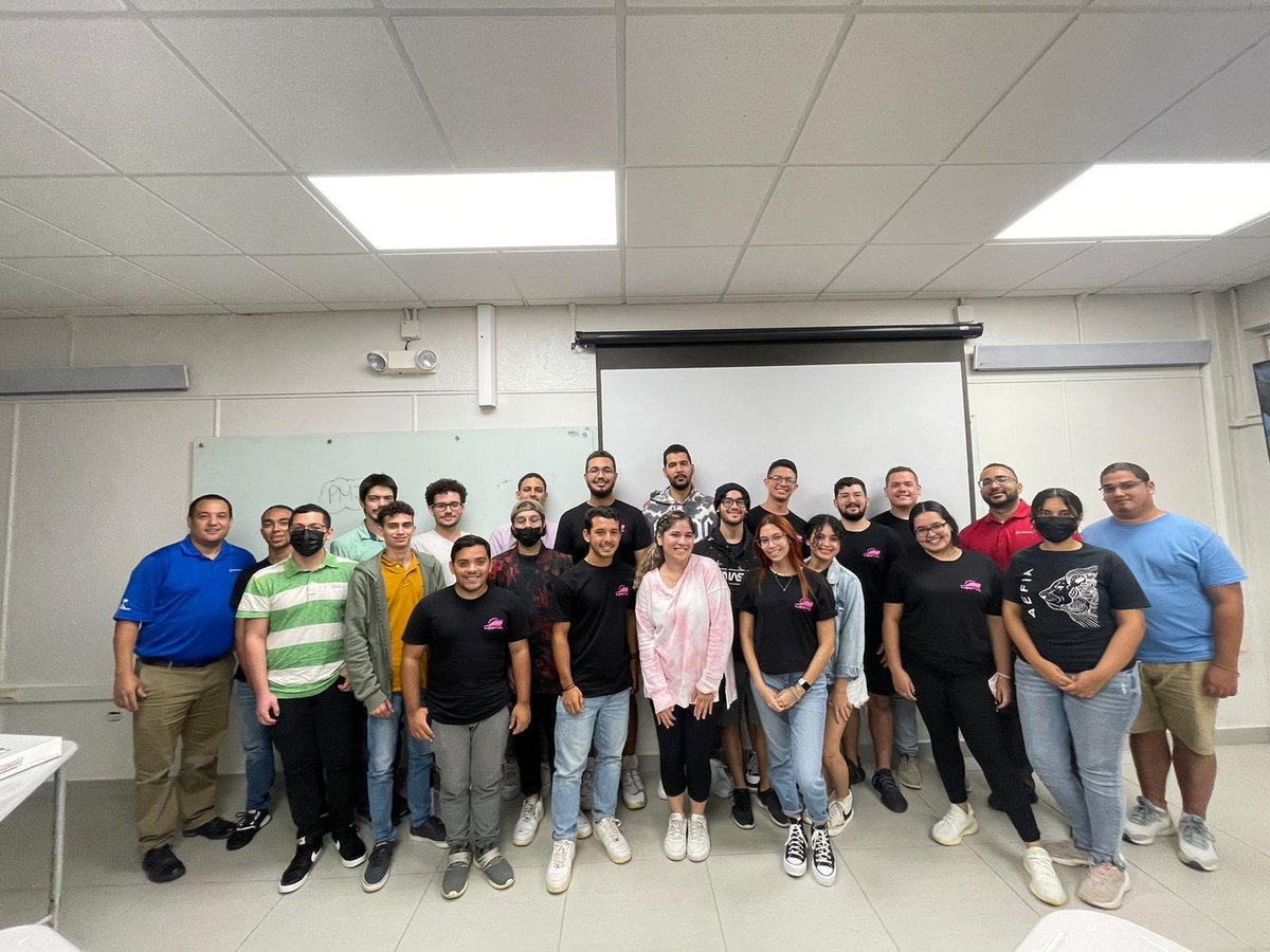 roboboat_uprm's tweet photo. During this week, we received the visit of one of our sponsors, Boeing. Thank you Daniel and Yocli for letting us present what we’re working on and taking from your time to listen to us and give your opinions.

#roboboatuprm #Boeing #jobfairweek https://t.co/kjaobJKWFk