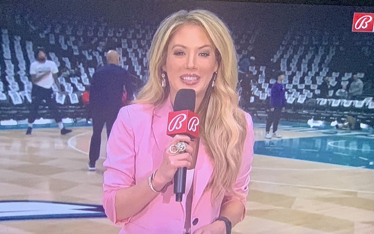 Maj_Catastrophe's tweet photo. @JenHale504 I’m so ready for our Pels to take flight in tonight’s matchup between #NOPvsCHA🏀 #AllFly vs #WBD Btw, you’re wearing one of my most favorite colors and the color of my birthstone #PrettyInPink💖 #BreastCancerAwareness🎀 #MissFashionista💁🏼♀️ #TGIF😁 https://t.co/xOkW120HS3