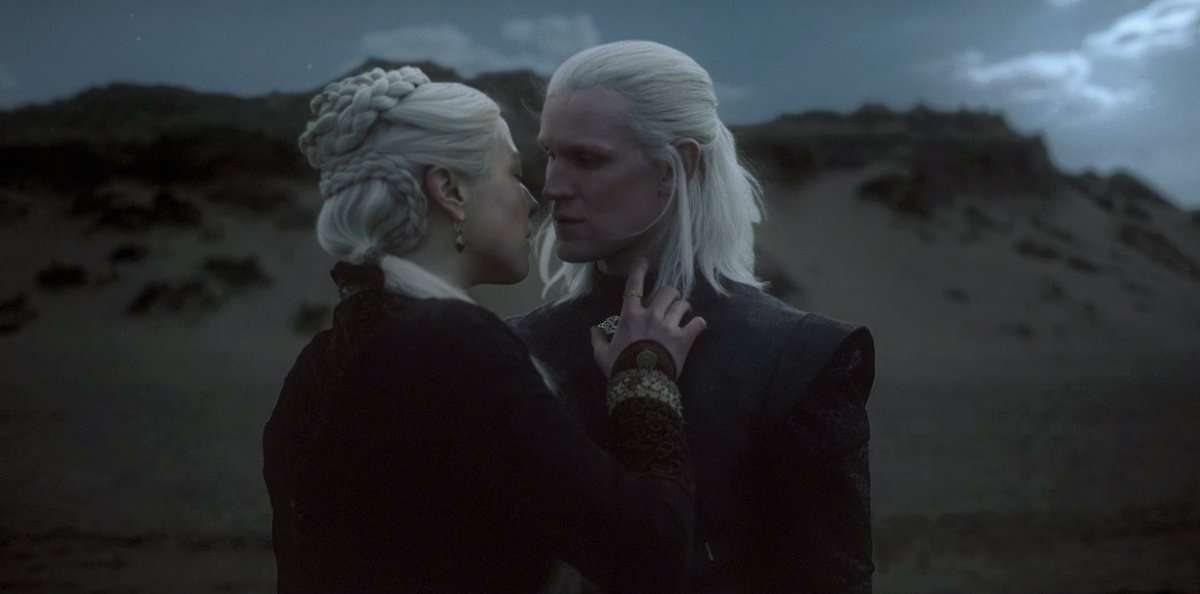 daemyrasafe's tweet photo. "he [daemon] has a sense of duty to his family. i think he'd lie on his sword for his brother and rhaenyra." https://t.co/QY8VMs8YDy
