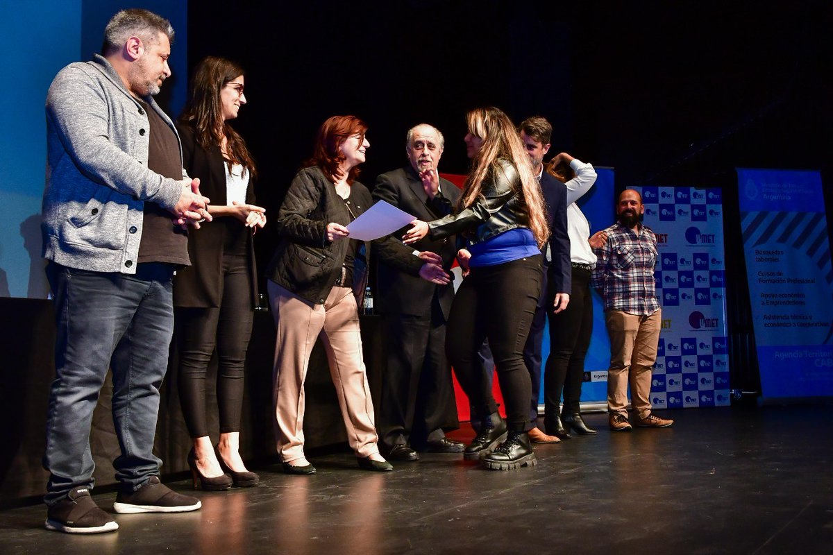 También se anunció la puesta en marcha de un convenio entre el Ministerio y la <a href="/UMETeduar/">UMET</a>, para la capacitación de 600 jóvenes participantes de programa #FomentarEmpleo 👏🏼